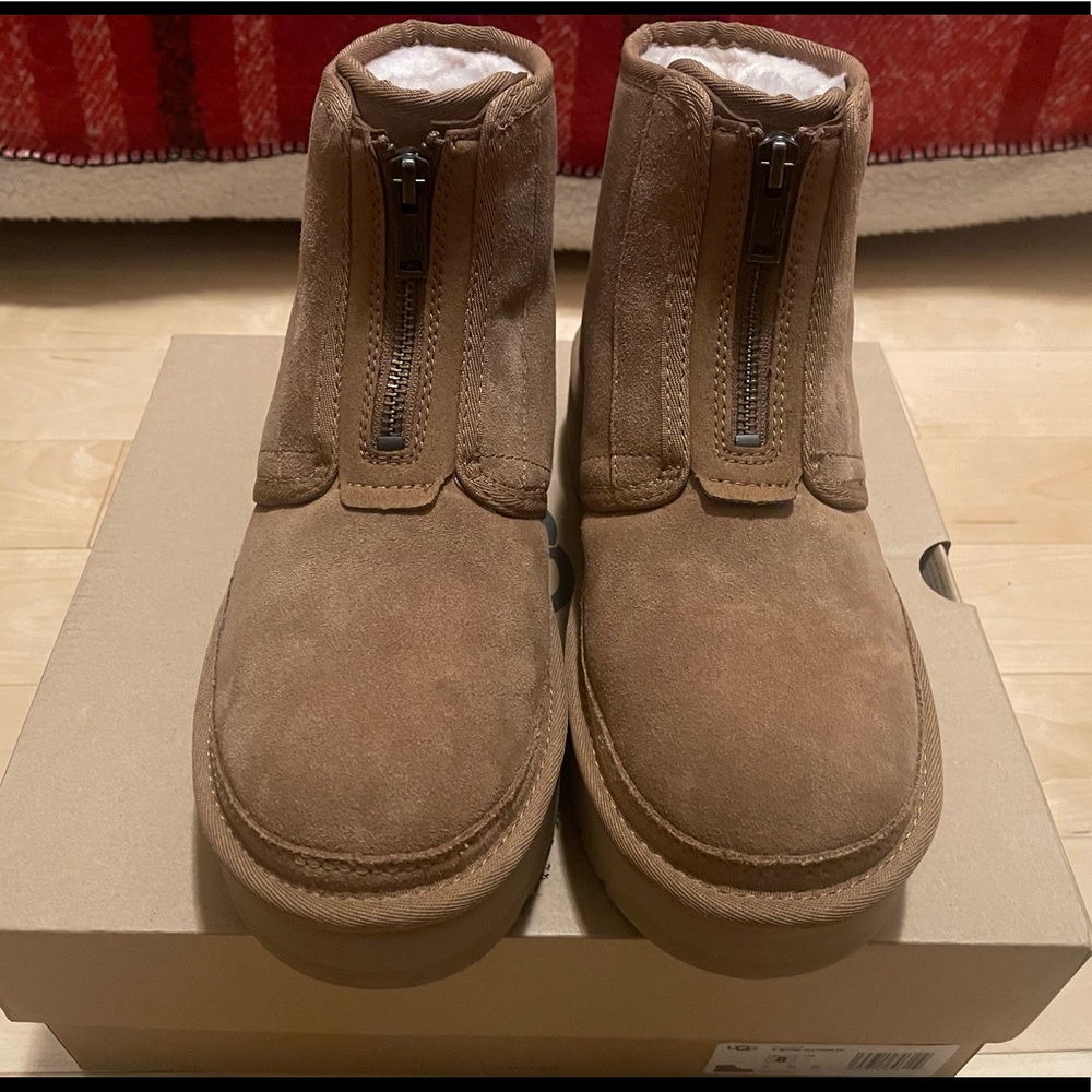Brand new Ugg Neumel Zip Up Platform boot